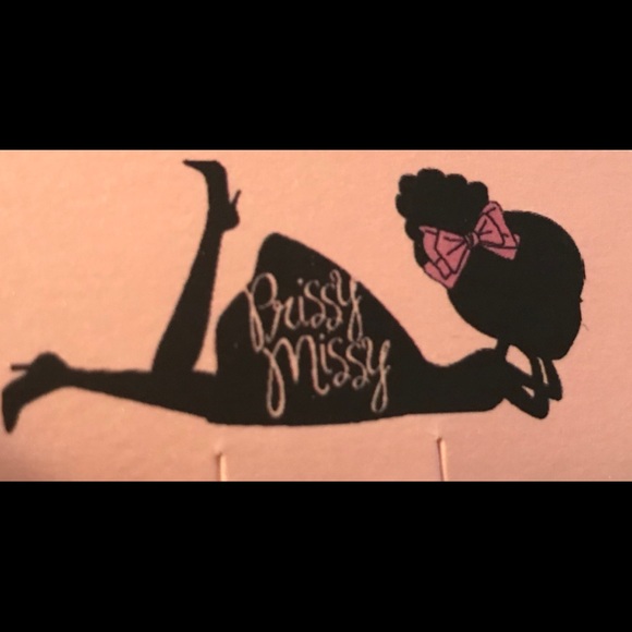 Meet your Posher, Mercedes - Picture 3 of 3